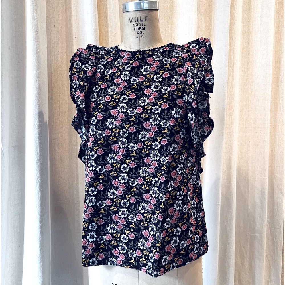 Ann Taylor Loft XS flutter sleeve feminine floral bohemian shirt.